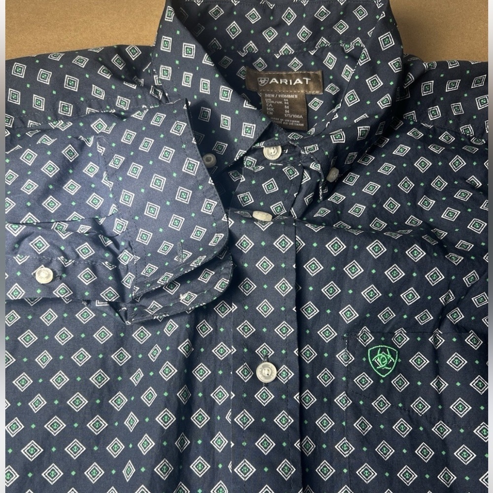 Ariat Long Sleeve Button Down
Geometric Blue Green Designed Sz S Men - Picture 5 of 9